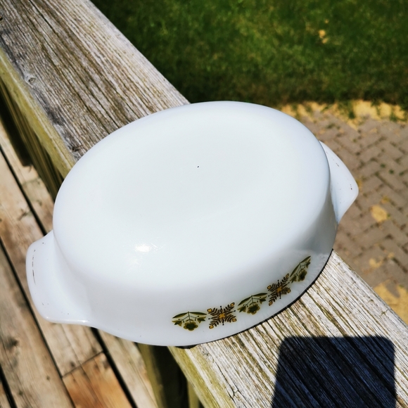 Vintage Anchor Hocking Fire King Casserole Dish in Meadow Green Pattern with Lid - Picture 7 of 12